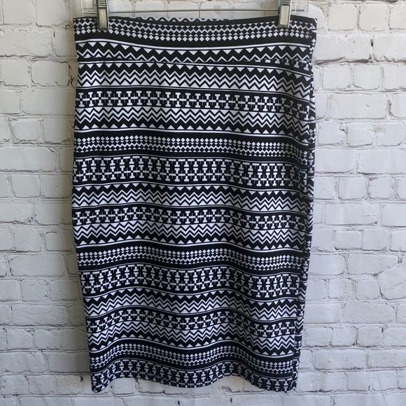 Azules Dresses & Skirts - AZULES Elastic Waist Midi Skirt Size Medium